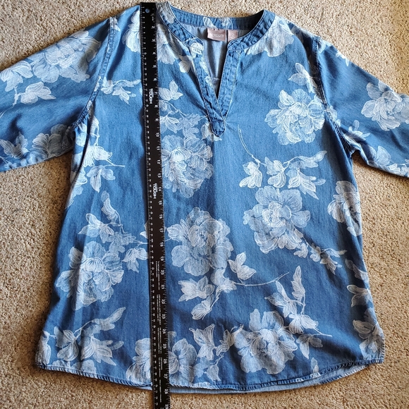 Chico's Soft Chambray 3/4 Rollup Sleeves Blue and White Floral Print Size Large - Picture 6 of 10